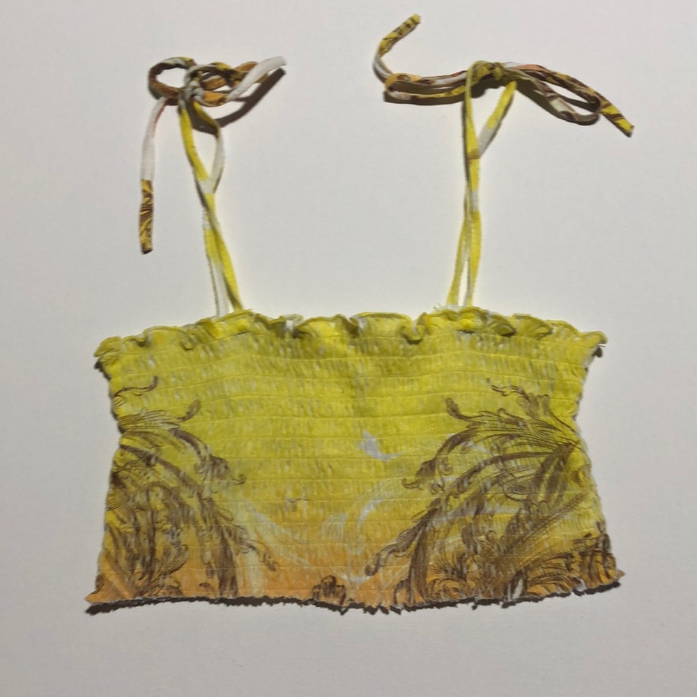✨traded✨FREE!!!! lettuce hem crop top